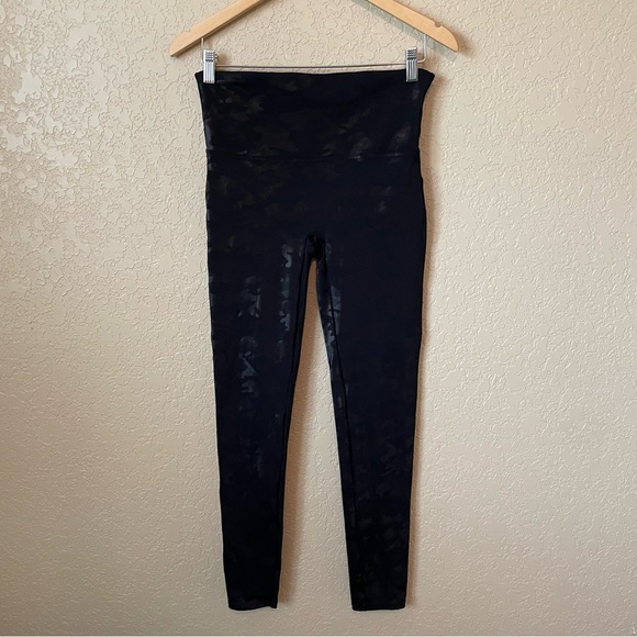SPANX Camo Leggings - Picture 1 of 4